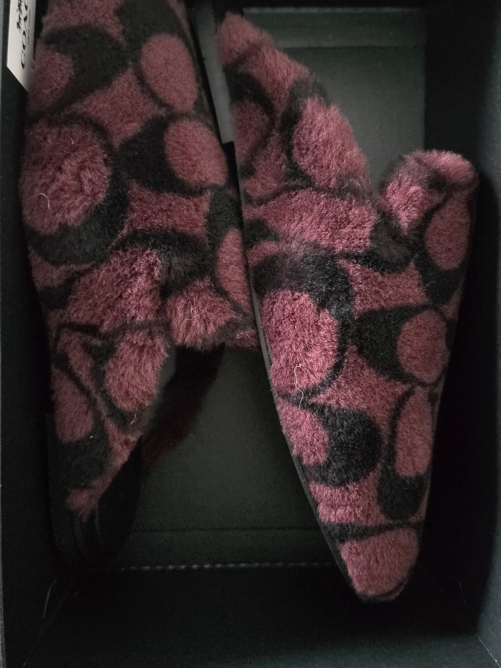 NWT Coach Signature Shearling Slippers In Merlot With Signature Print Size 9 - Picture 2 of 4